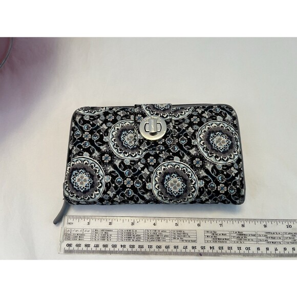 Vera Bradley Charcoal Medallion Wallet Wallet Retired- EUC - Picture 5 of 6